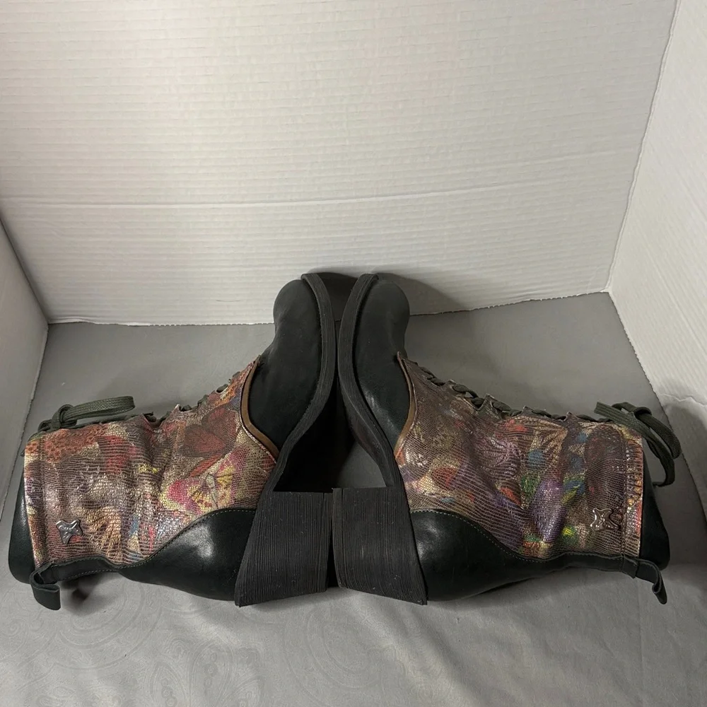 Portofino Boho Chic Artsy Lace Up Bootie Sz 40 Abstract Floral Side Zip European